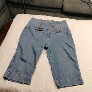 What's Hot Women's Jean Capris Size 16